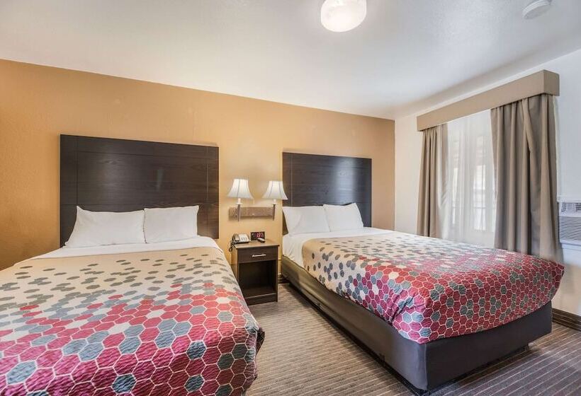 带2个双人床的标准工作室, Rodeway Inn Flagstaffdowntown