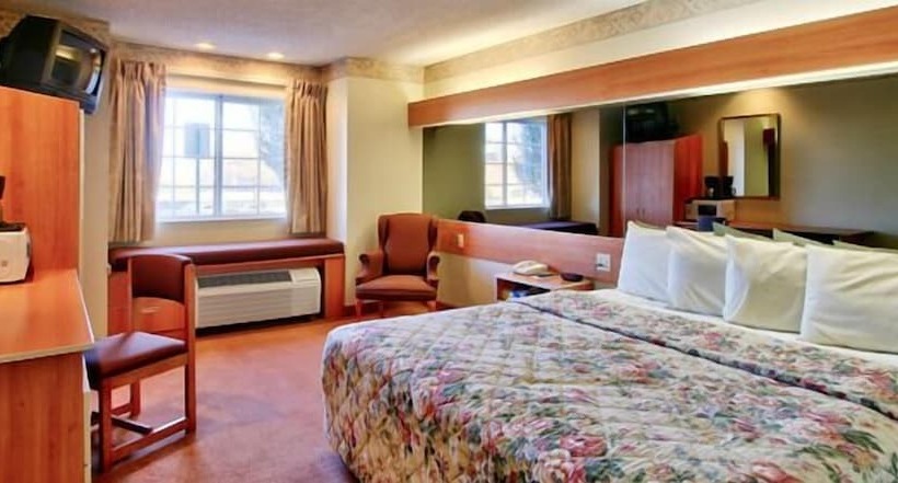 Люкс, Western Skies Inn & Suites