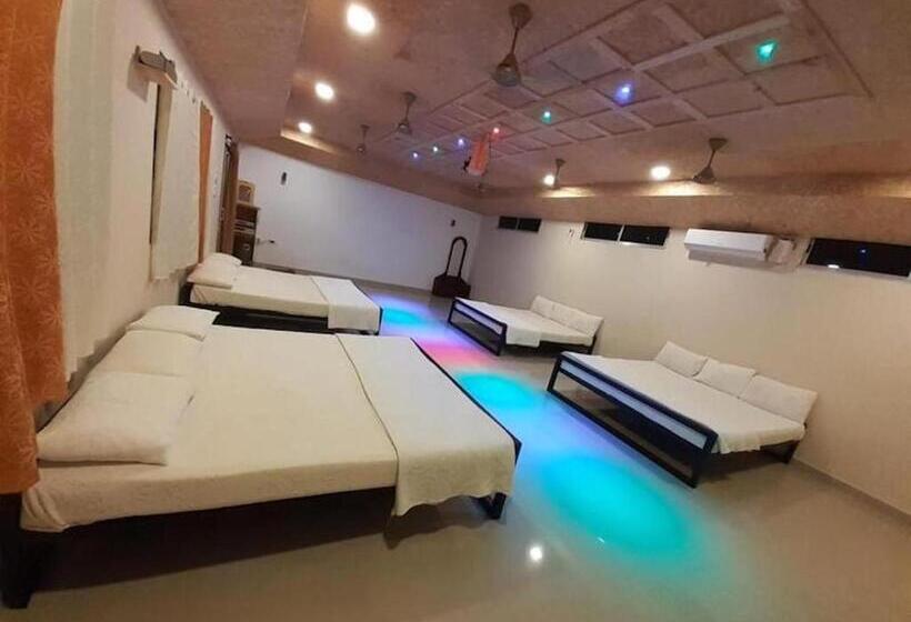 Четырехместный Номер Стандарт, Royal Cottage, Anaimalai Room 7