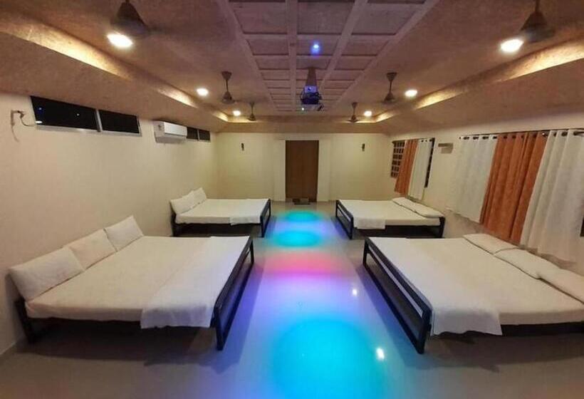 Четырехместный Номер Стандарт, Royal Cottage, Anaimalai Room 7