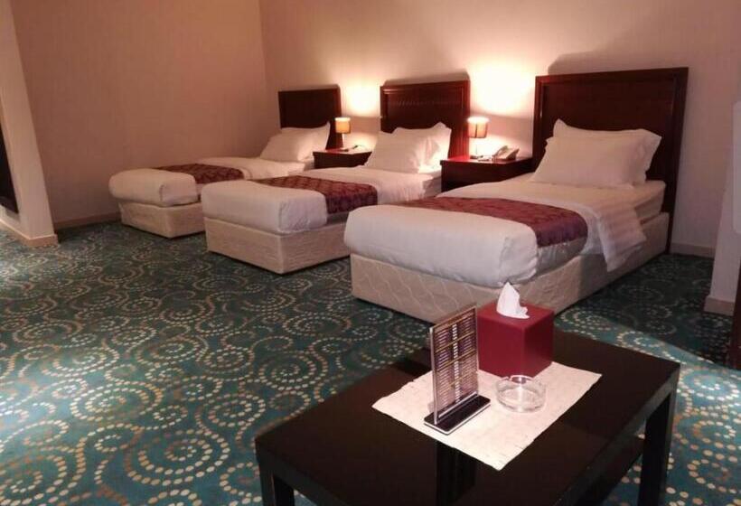 Номер Стандарт Трехместный, Executive Suites