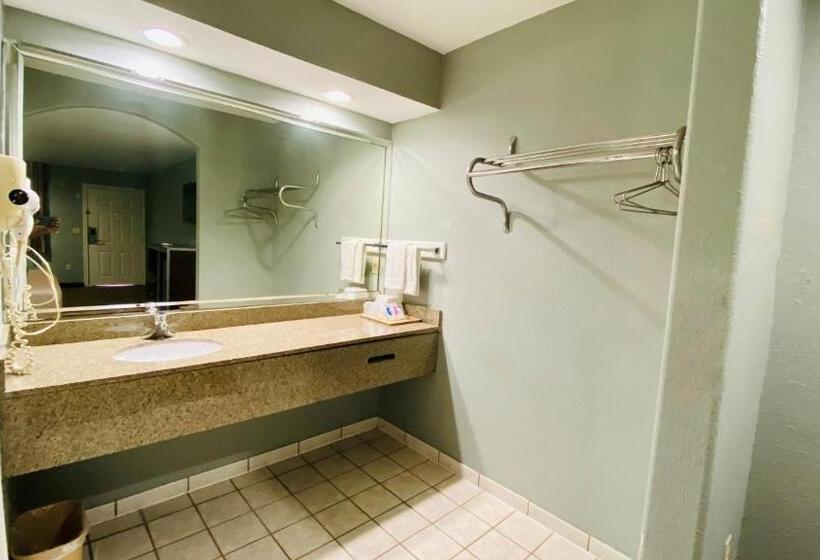 חדר סטנדרט עם מיטת קינג, Home Place Inn And Suites Hobby