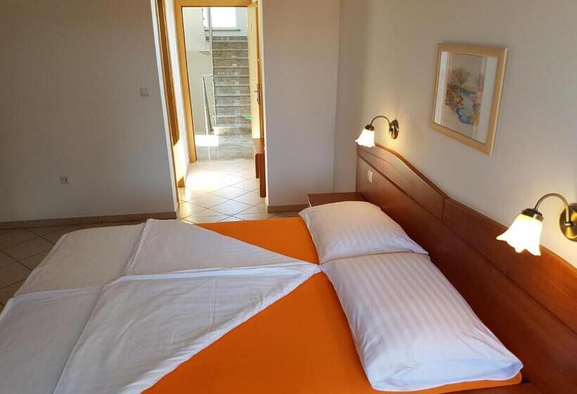 Люкс Семейный 2 Спальни, Guesthouse Villa Adria
