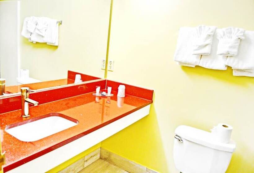 Люкс Повышенной Комфортности, Flagship Inn & Suites