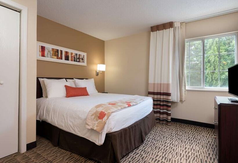 Люкс Адаптированный для Инвалидов, Mainstay Suites Detroit Farmington Hills