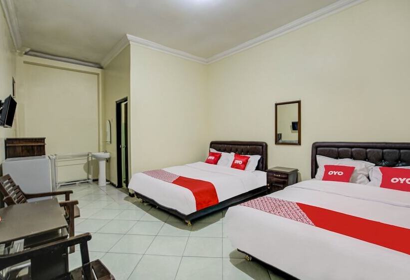 Семейный Номер, Reddoorz Syariah At Hotel Pandan Wangi Near Alun Alun Sidoarjo