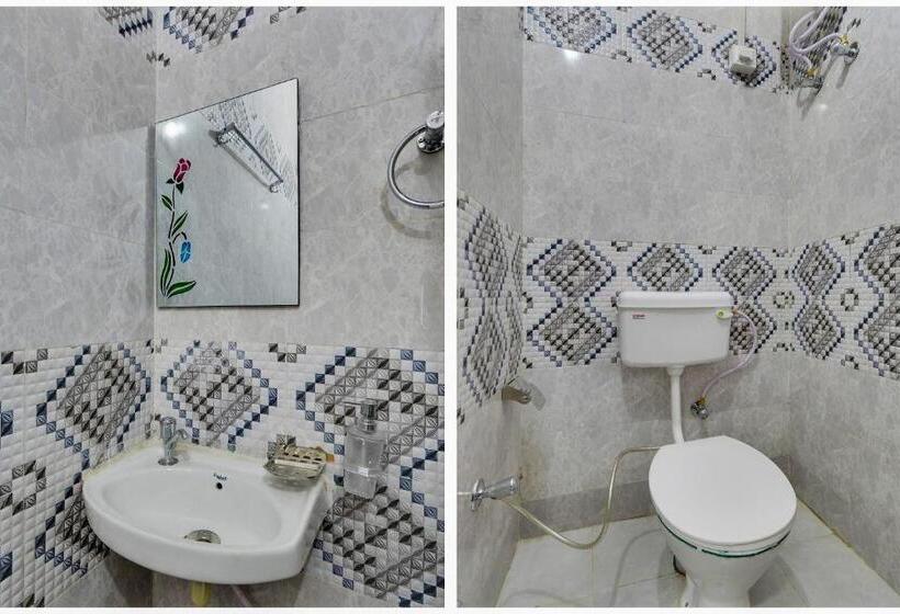 Трехместный Номер Классика, Oyo 70829  Royal