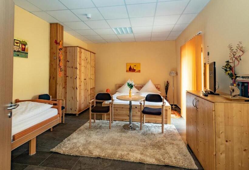Номер Стандарт Трехместный, Pension Zum Reiterhof