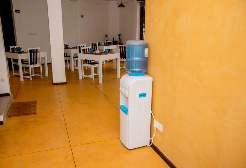 공동 객실, Hiriketiya Beach Hostels