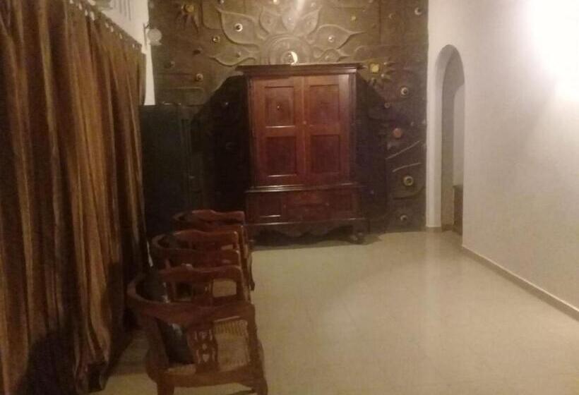 标准间, Avondale Colombo