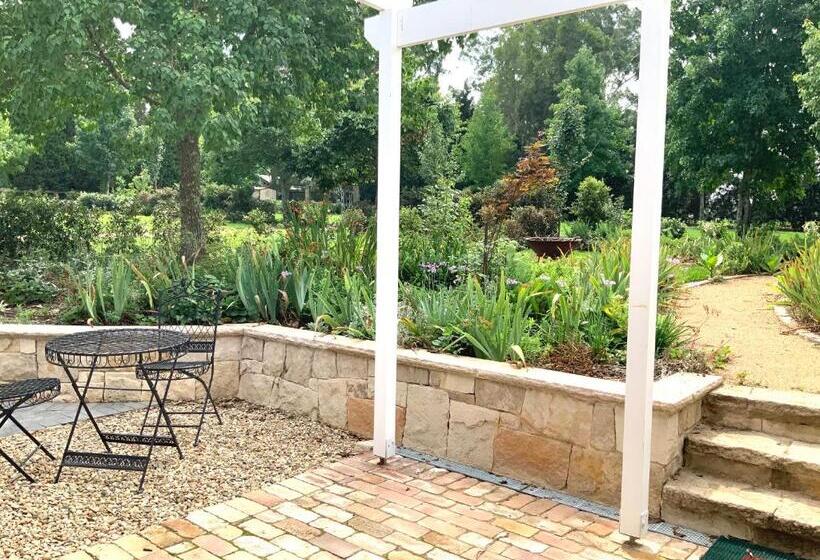 家庭工作室, Chanticleer Gardens Barn Cottage With A Pool