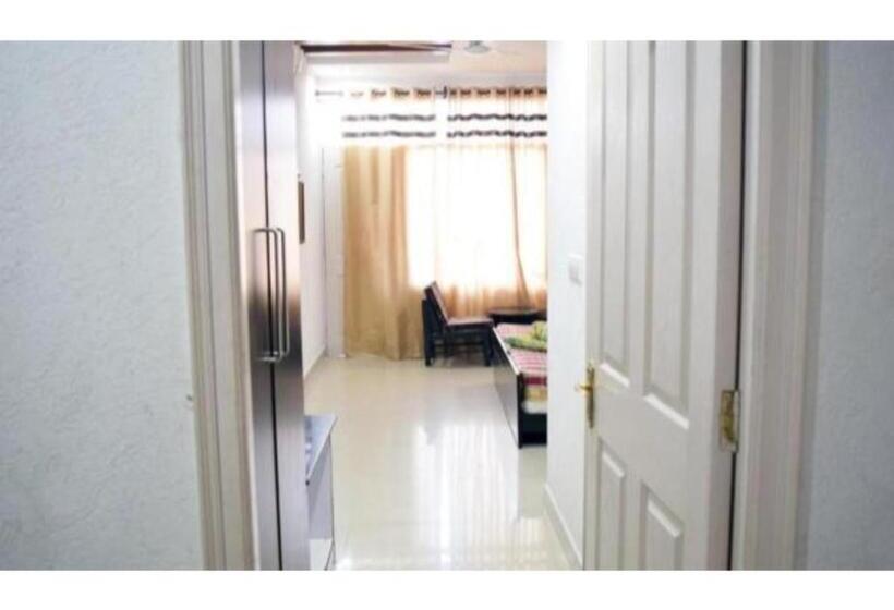 스탠다드 룸 킹사이즈 침대, Residential Stay In The City