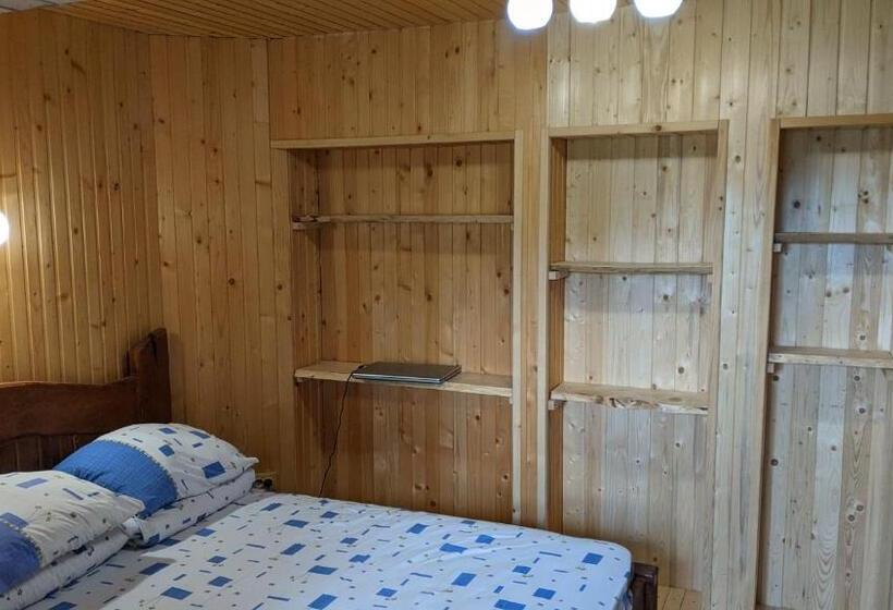 Номер Стандарт Вид на Сад, Gostynna Rodyna