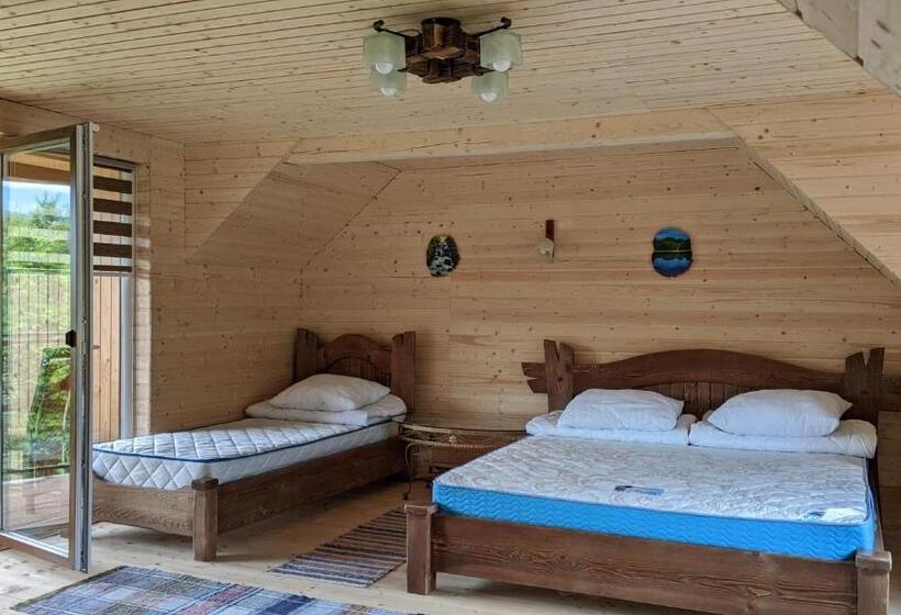 Трехместный Номер Стандарт с Балконом, Gostynna Rodyna