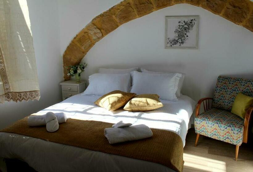 Номер Deluxe, Pedieos Guest House