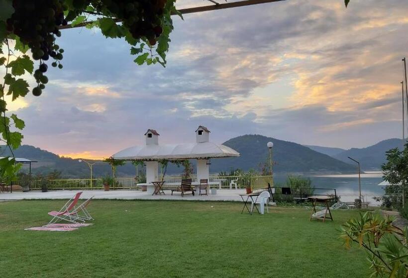 家庭间, Family Hotel Belvedere