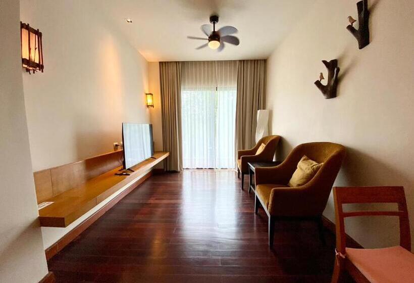 Люкс с Видом, Patravana Resort