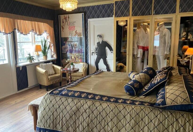 Дом 2 Спальни, Mandy's Inn