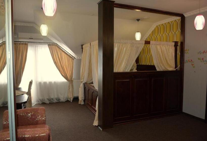 스위트, Golden Palace