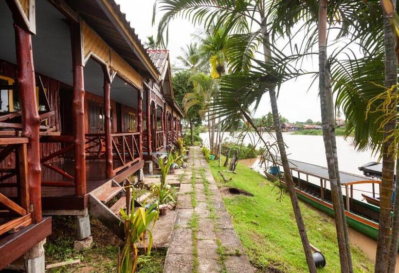 Бунгало Стандарт, Nongsak Riverside Guesthouse & Nongsak Guesthouse