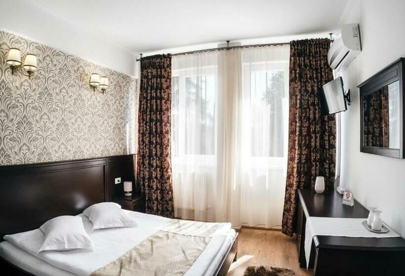 Номер Deluxe, Turist