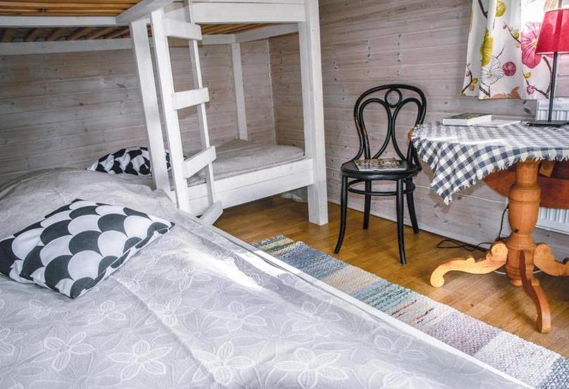 Дом 1 Спальня, änggårde B&b