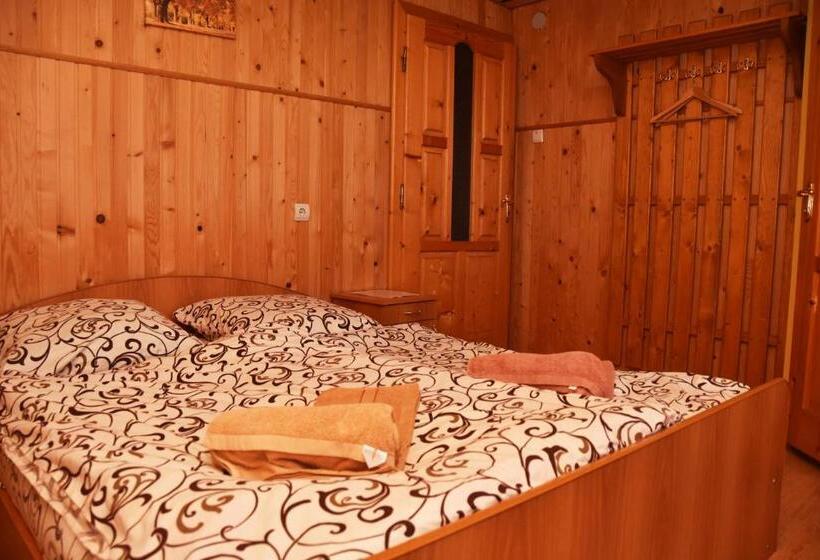 Дом 3 Спальни, Guest House Mandrivnyi Rooms&apartments