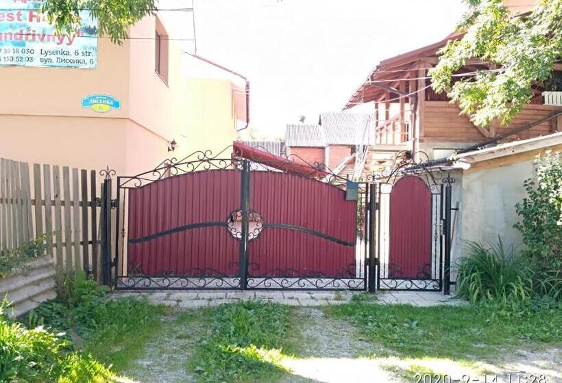 Номер Стандарт Трехместный, Guest House Mandrivnyi Rooms&apartments