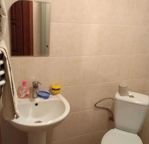 Номер Стандарт Трехместный, Guest House Mandrivnyi Rooms&apartments