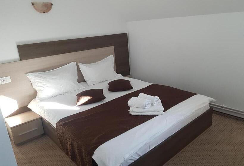 اتاق اکونومی, Vila Ozon