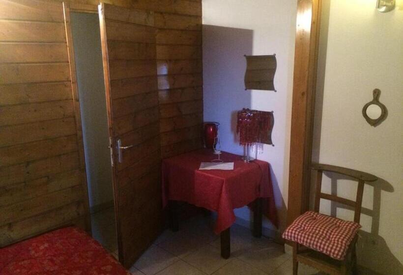 Номер Стандарт с Балконом, Chambres D'hôtes Les Templiers