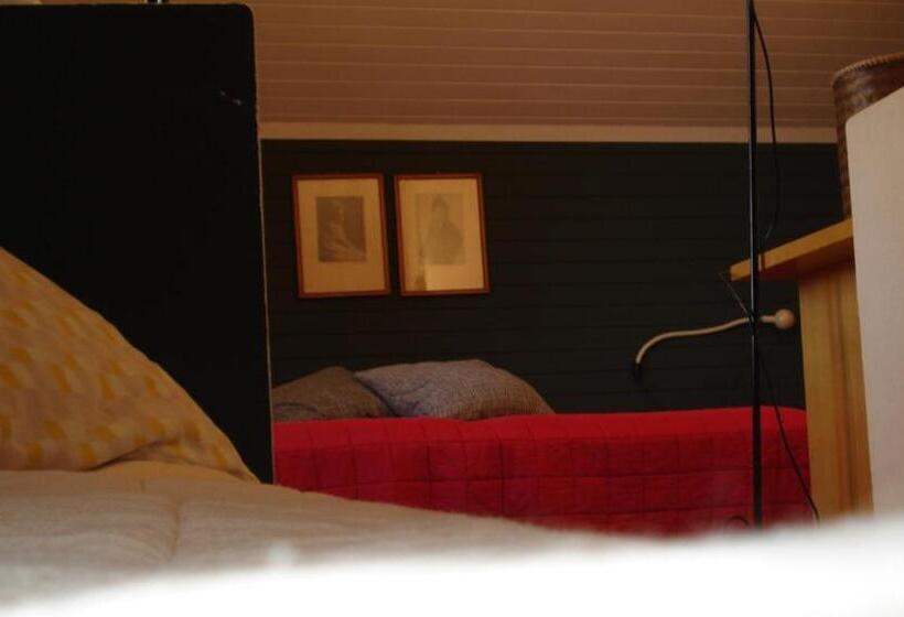 غرفة عائلية, Albergo Della Posta