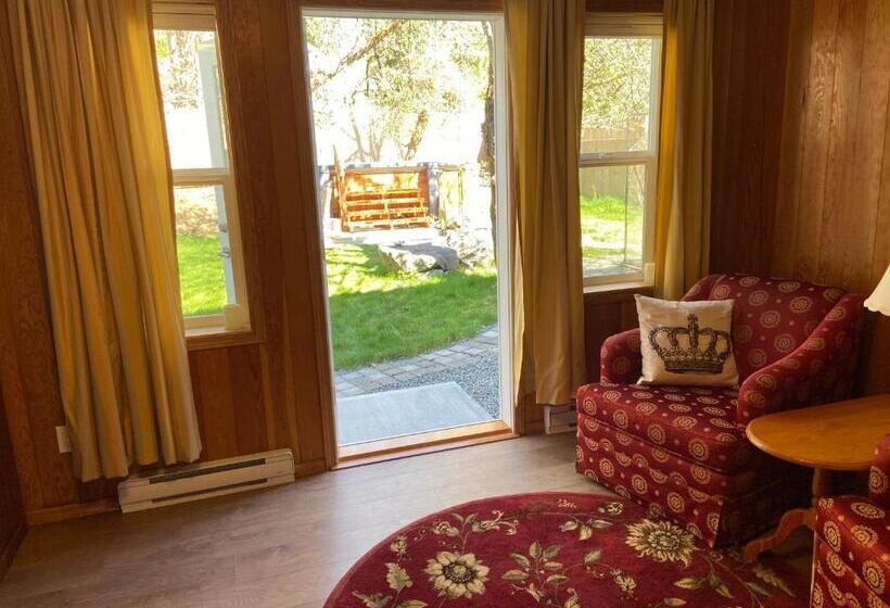 Номер Стандарт Вид на Сад, Crown House B&b