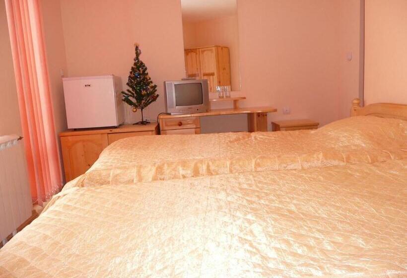 Quarto Estandar com Sacada, Sveti Georgi Family