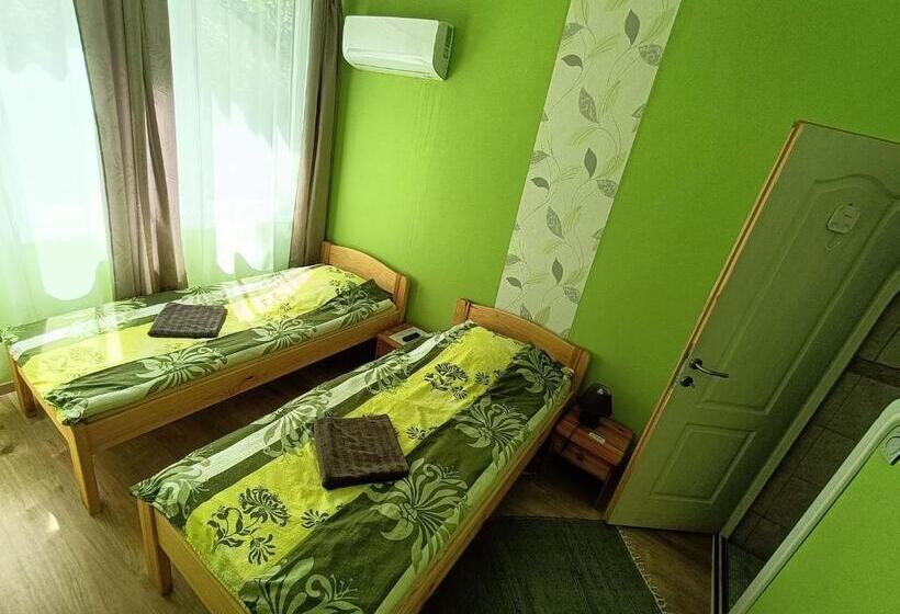 Номер Стандарт, Tölgyfa Panzió