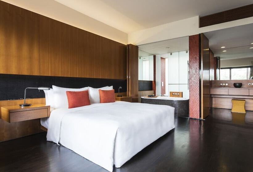 سوئیت با چشم‌انداز رودخانه, Anantara Chiang Mai Resort