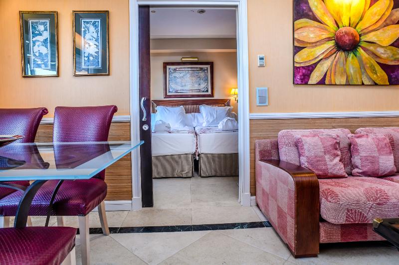 Семейный Номер, Gran Hotel Guadalpín Banus