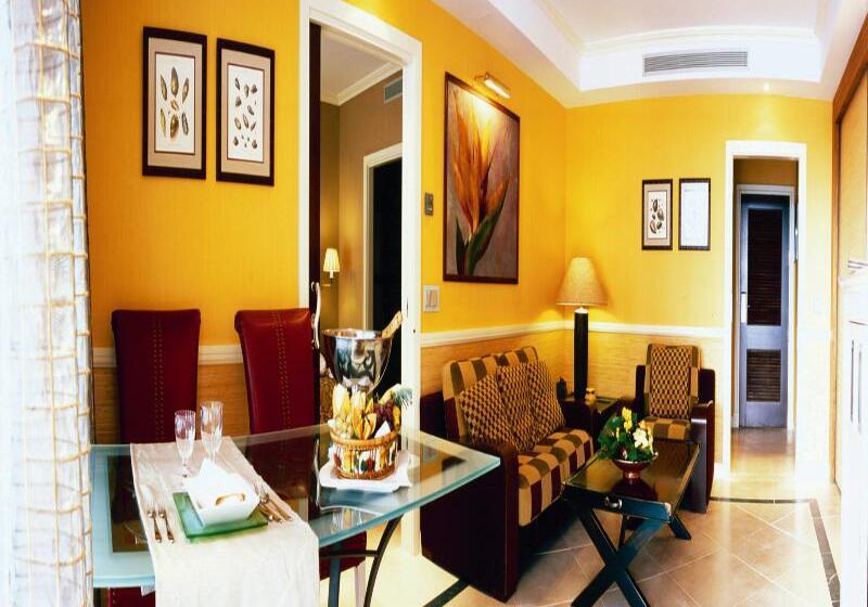 Полулюкс, Gran Hotel Guadalpín Banus