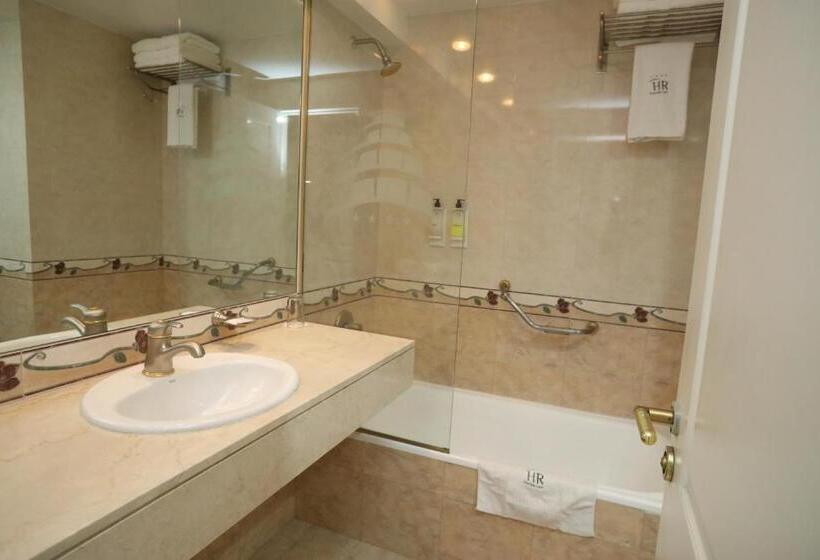 اتاق استاندارد سه نفره, Hr Esmeralda Luxor