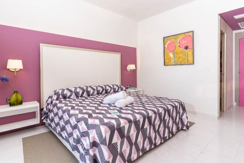 Номер Стандарт Вид на Бассейн, The Purple Hotel By Ibiza Feeling   Adults Only