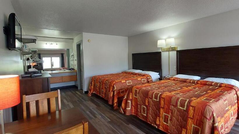 Номер Стандарт 2 Двуспальные Кровати, Canaan Motel