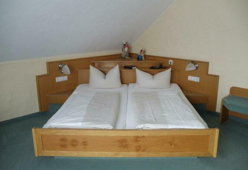 Номер Стандарт с Балконом, Weinhotel Kienle