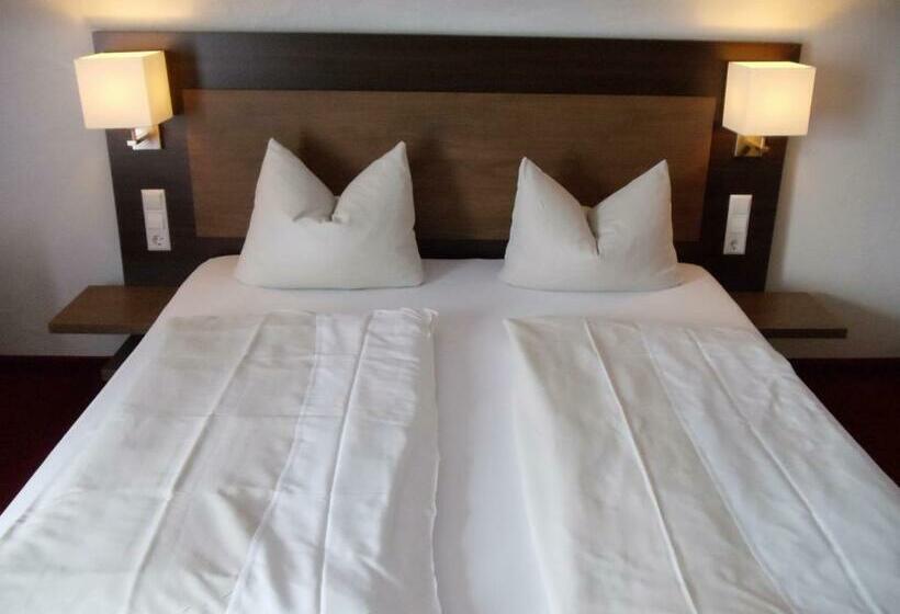 Номер Стандарт с Балконом, Weinhotel Kienle