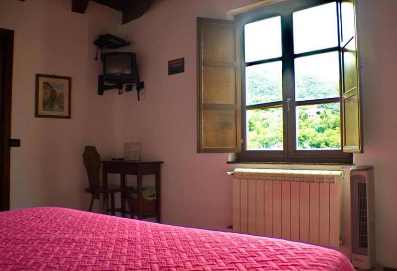 스탠다드 룸 킹사이즈 침대, Le Petit Chateau