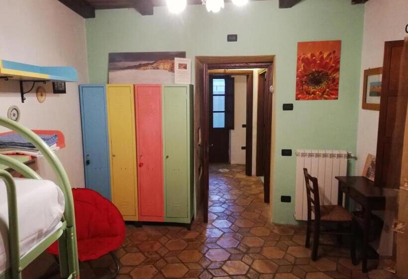 四人标准间, Le Petit Chateau