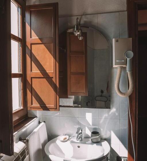 带大床的标准间, Le Petit Chateau