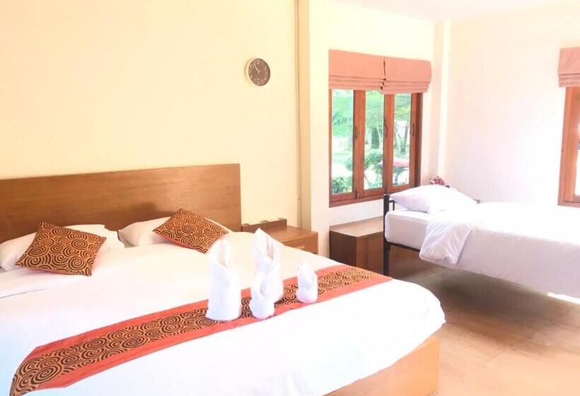 Трехместный Номер Стандарт с Балконом, Pru Valley Thaley Tai Resort