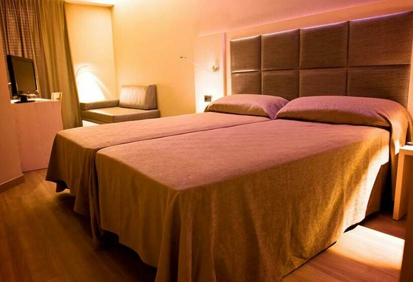 Номер Стандарт Трехместный, Barcelona House