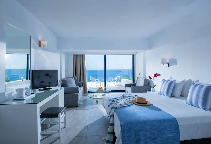 جناح جونيور مطلّ علي البحر, Peninsula Resort & Spa
