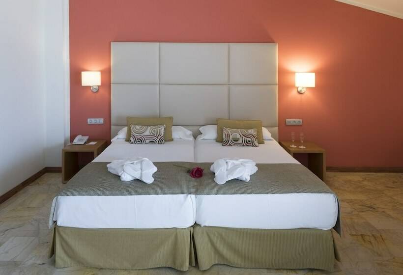 Junior Suite, Seth Port Ciutadella